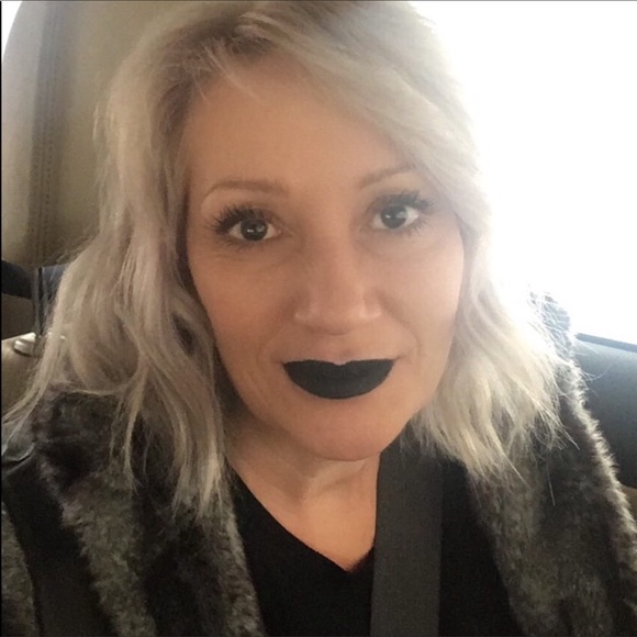 Posh Ambassador - Picture 4 of 8